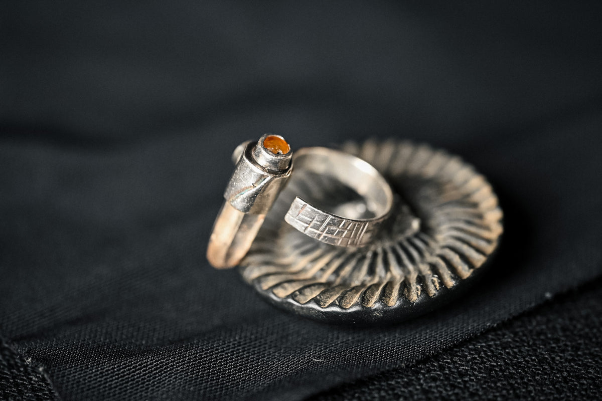 Anillo Cuarzo Himalaya y Zafiros Tailandeses
