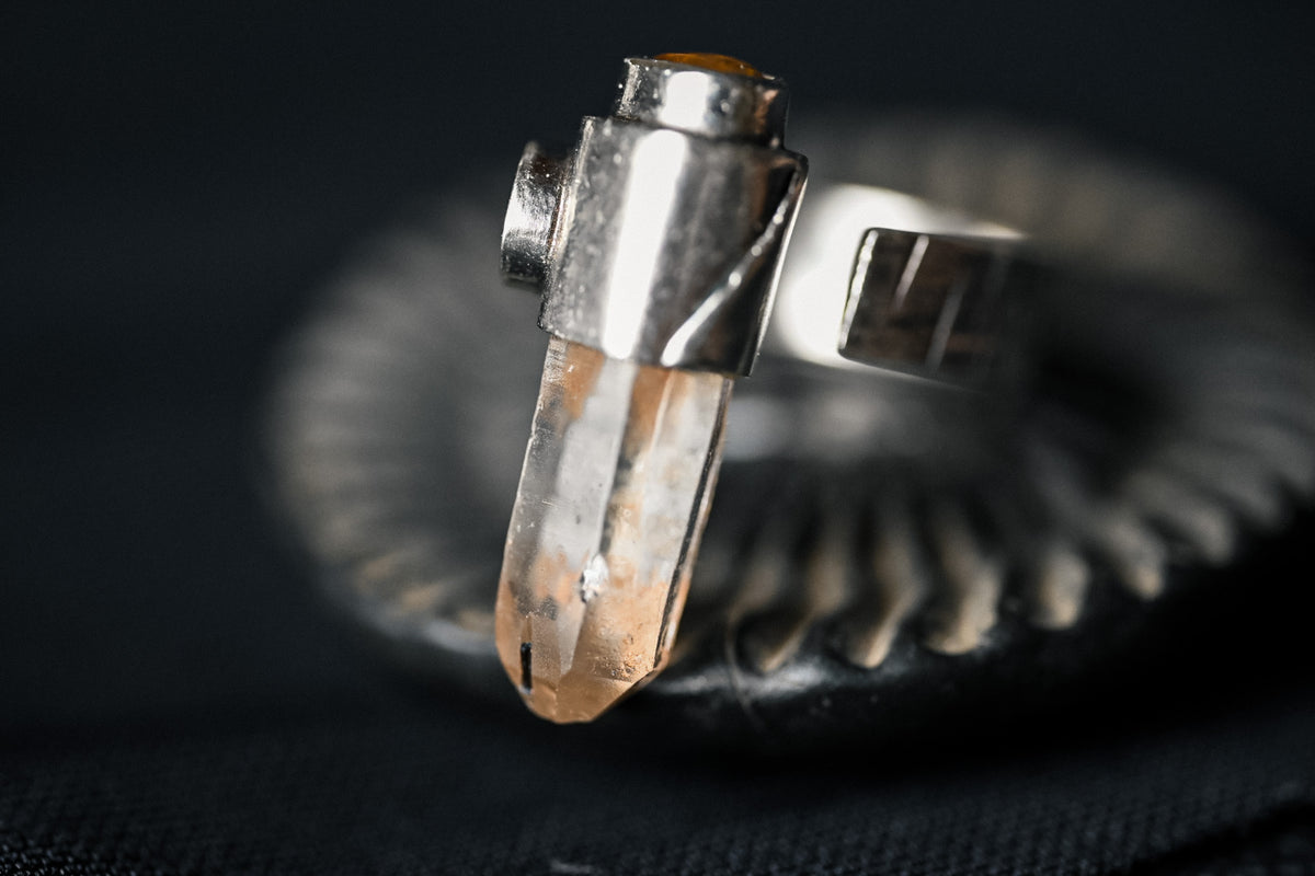 Anillo Cuarzo Himalaya y Zafiros Tailandeses