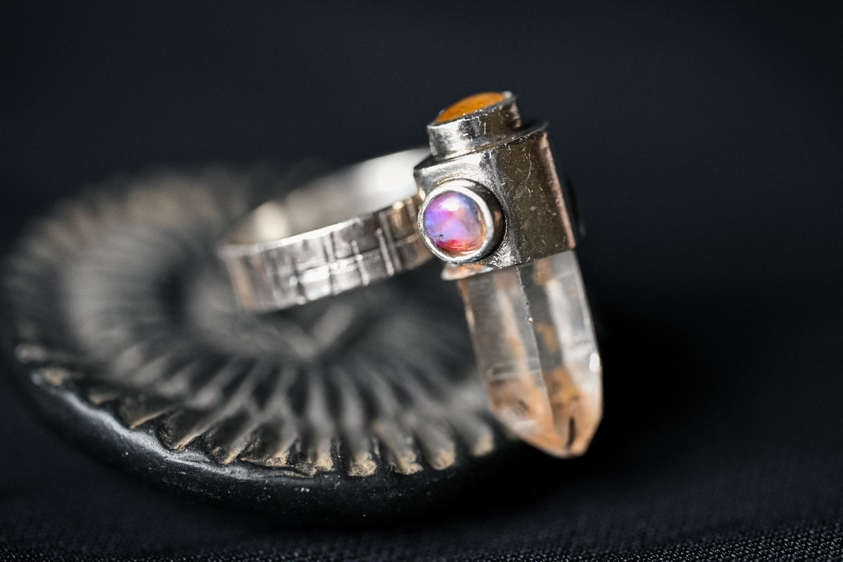 Anillo Cuarzo Himalaya y Zafiros Tailandeses