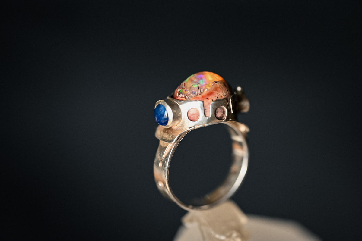 Anillo Ópalo de Fuego Mexicano y Zafiros Tailandeses