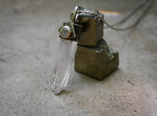 Amatista con piedra Lunar